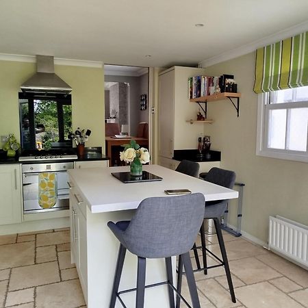 3 Bedroom Cottage In Sunninghill, Ascot Exterior foto