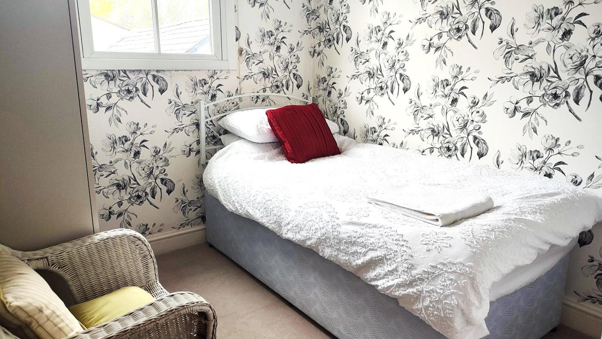 3 Bedroom Cottage In Sunninghill, Ascot Exterior foto